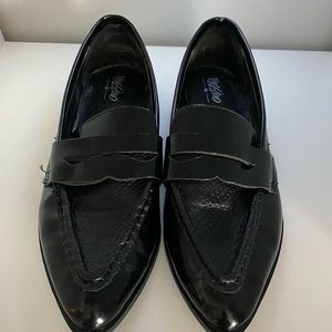 Always a win…. Patent leather loafers…💃🏽